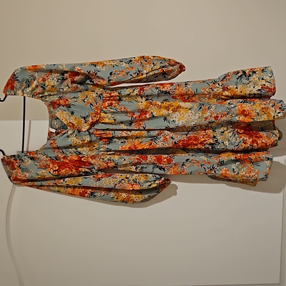 Dresses & Skirts - NWOT Dress